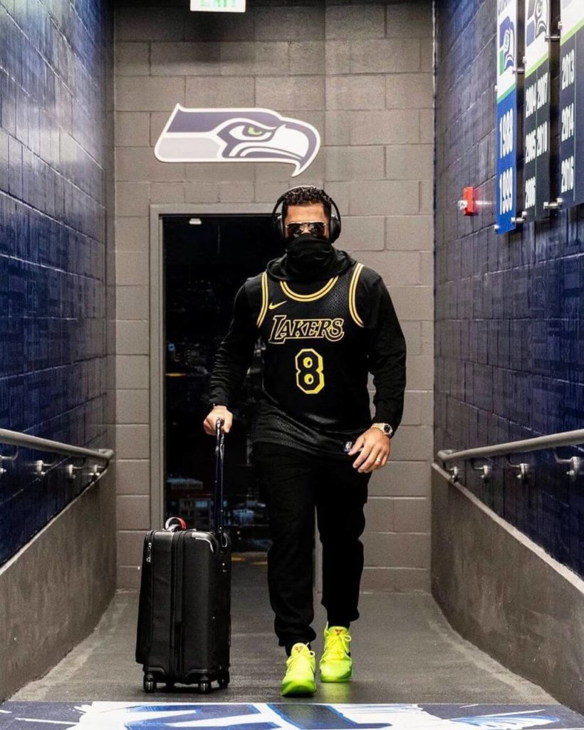 Russell Wilson Kobe Bryant Outfit