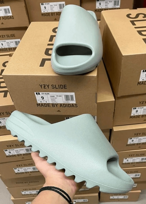 adidas Yeezy Slide Salt color (2)
